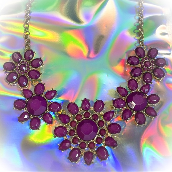 💕Beautiful Purple & Gold Statement Necklace💕 - Picture 6 of 7